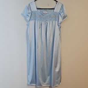 Vanity Fair Light Blue Lace Trim Sleepwear SIZE large VTG